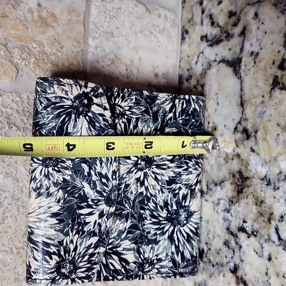 Patricia Nash Reiti Wallet Black & White Sunflower Print - Picture 14 of 15